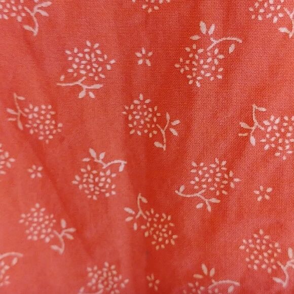 Amazon Essentials. Women's size Large. Coral floral top. EUC - Picture 3 of 9